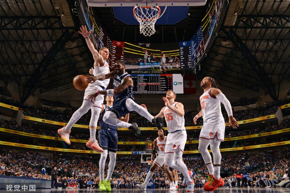 部对他投以 部对他投以